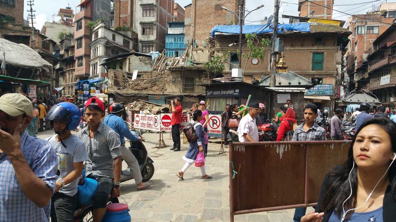 Am Ason Platz. Viele Straßen und Gassen zweigen ab; spätestens hier wird die Rückkehr zum Ausgangspunkt ohne Stadtplan zum Vabanquespiel.
