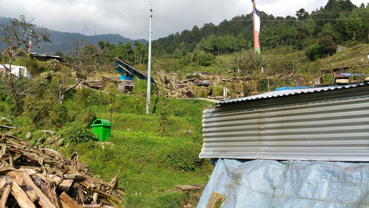 Vorbildlich: eine Batteriesammelbox von Oxfam. Vielleicht gedacht für die an alle Haushalte verteilten Akkulampen, wenn deren Akkus verbraucht sind.
