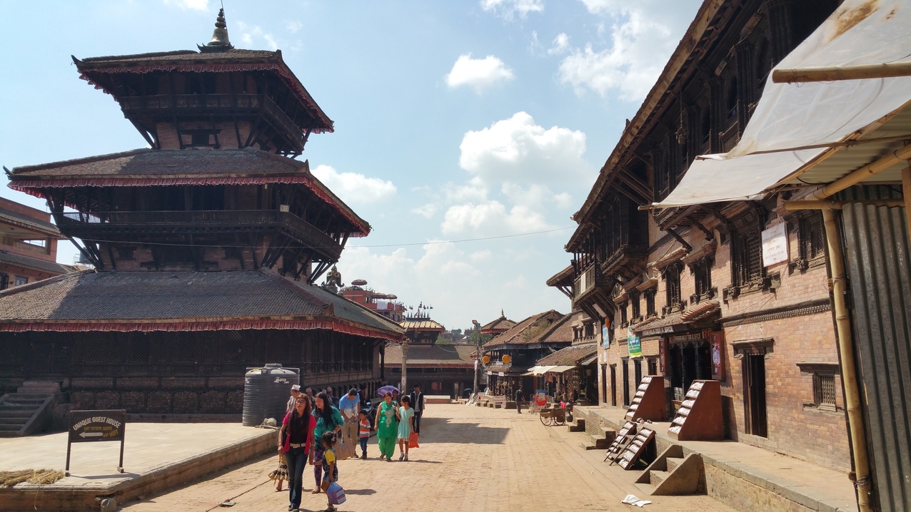 Hinter dem Dattatraya Tempel...
