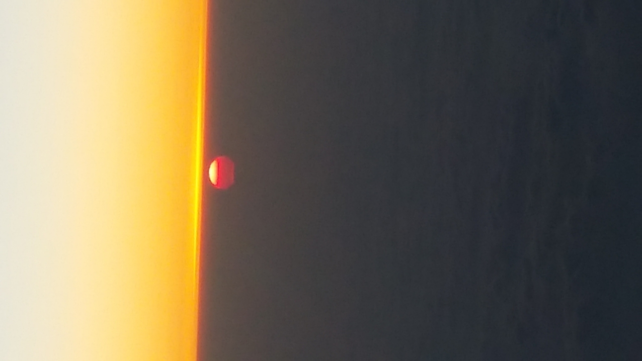 Sonnenaufgang über dem Iran. Möge es auch symbolisch so sein.
